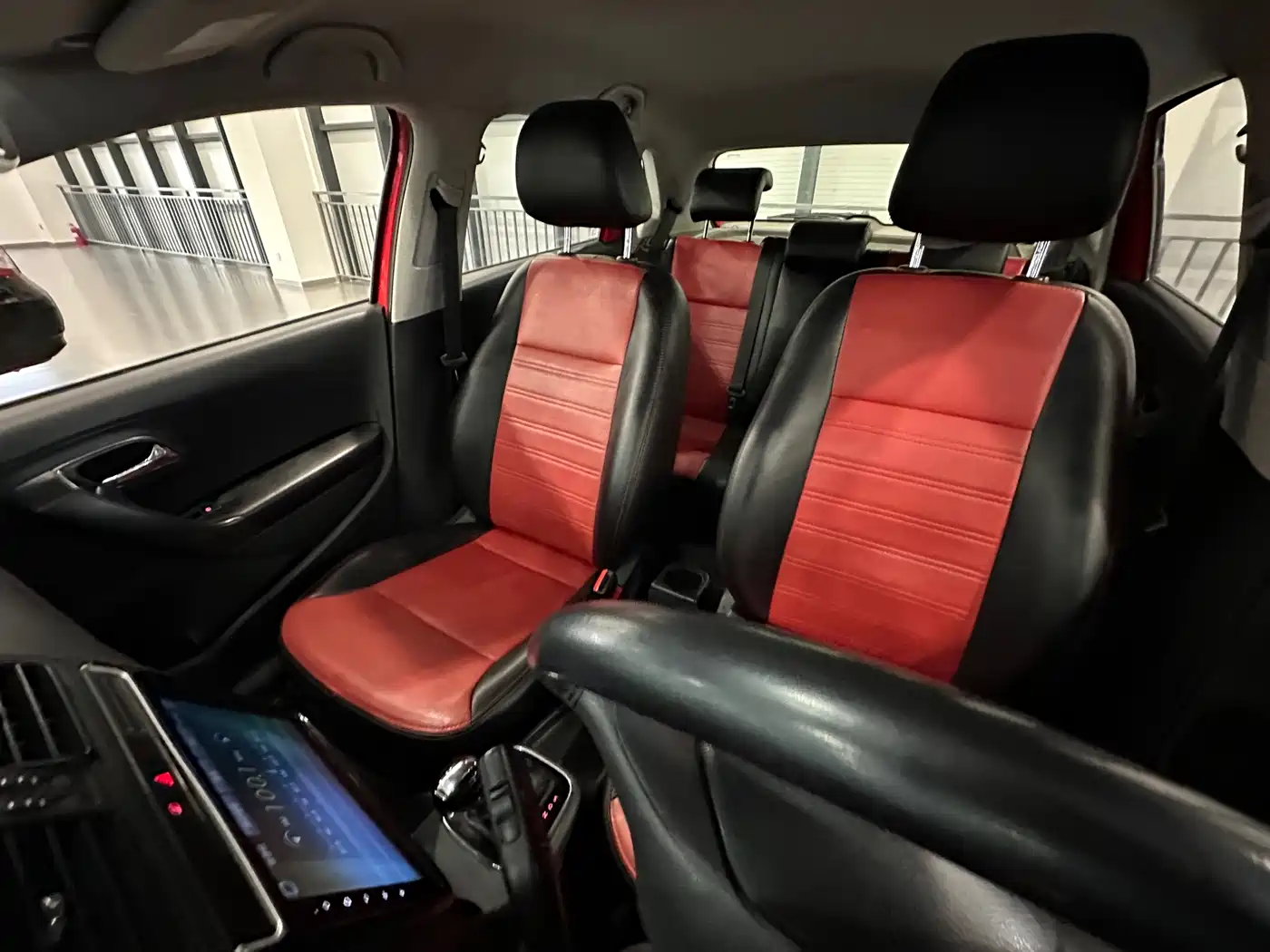 Volkswagen Polo 2016 1.4L Automatic Trend фото 5