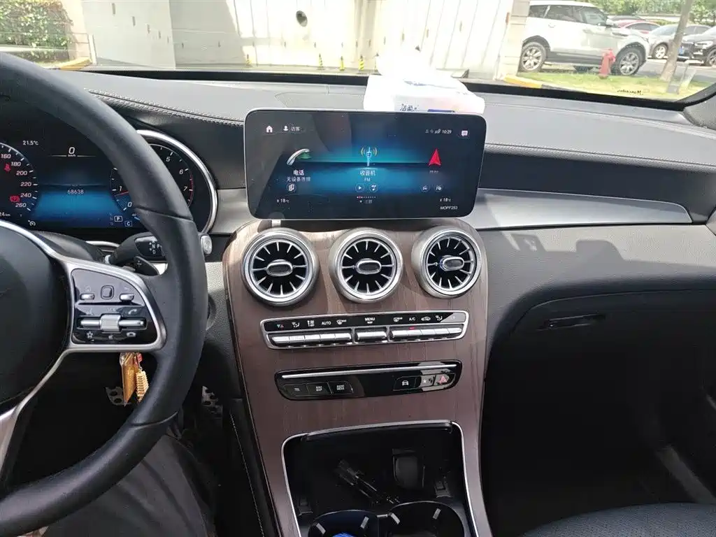 MERCEDES-BENZ GLC