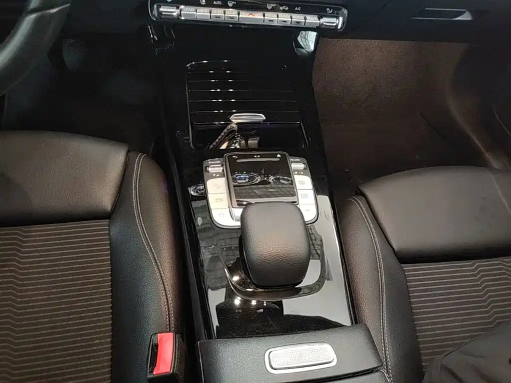 Mercedes-Benz A-Class (Import) 2019 A 200 Dynamic Version фото 14