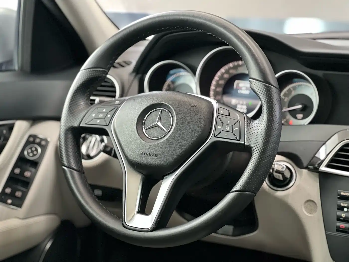 Mercedes-Benz C-Class 2013 C 260 Fashion Grand Edition фото 24