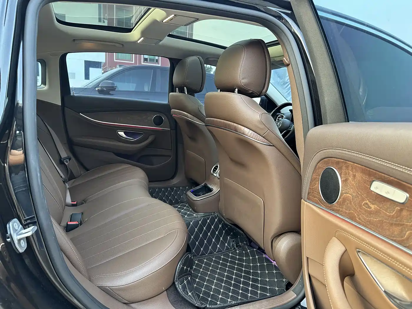 Mercedes-Benz E-Class 2021 Facelift E 260 L фото 8