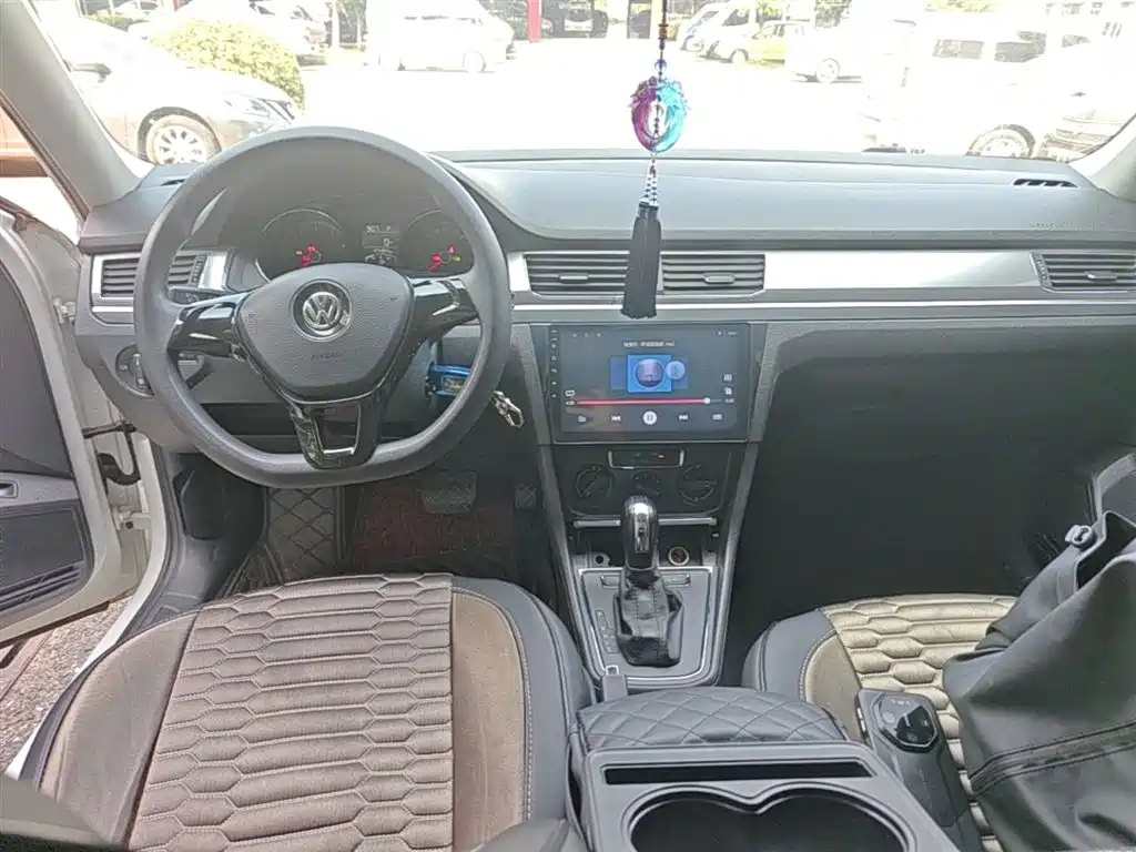 Volkswagen Bora 2018 1.5L Automatic Fashion фото 10