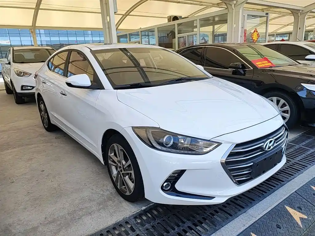 Hyundai Elantra 2016 Model 1.6L Automatic Smart Elite фото 4