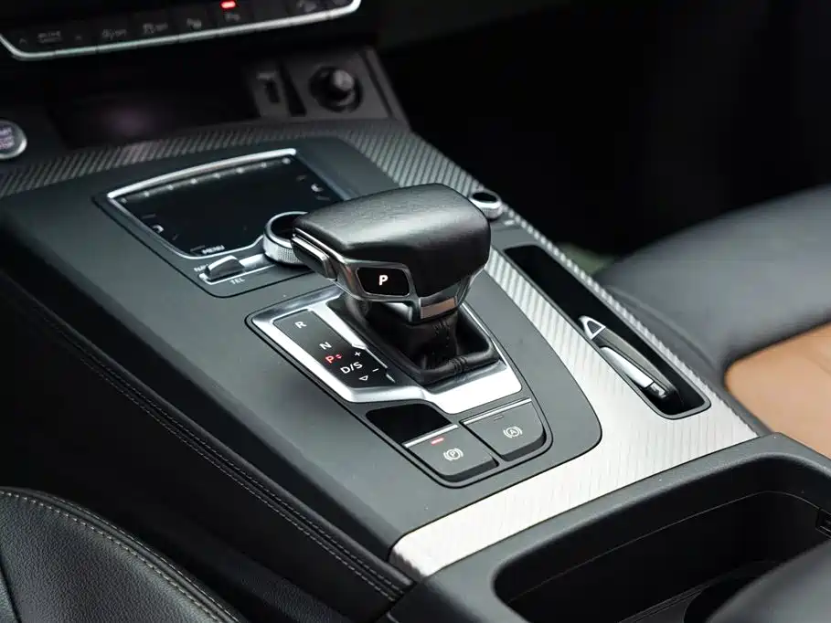 Audi Q5L 2020 45 TFSI Exclusive Fashion фото 14
