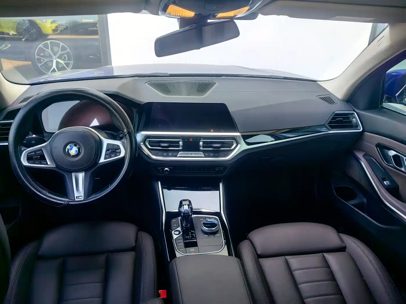 BMW 3 Series 2021 320Li M Sport Package фото 9