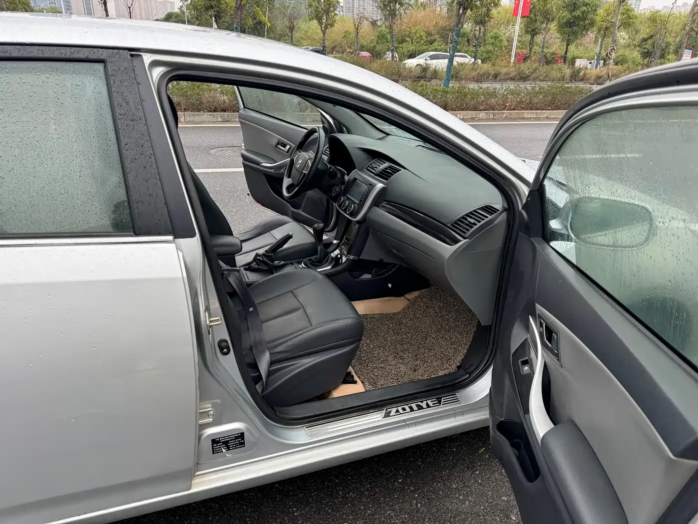 Zotye Z300 2015 2014 1.5L Urban Edition Manual Luxury