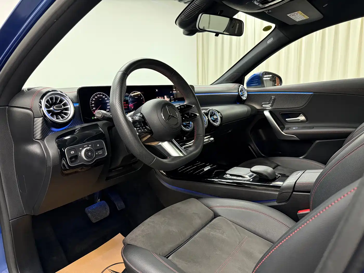 Mercedes-Benz A-Class 2024 A 200 L Fashion Edition фото 10