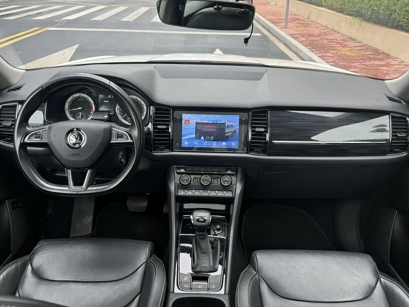 Škoda Kodiaq 2019 TSI330 7-seater 2WD Luxury Premium Edition China VI фото 8