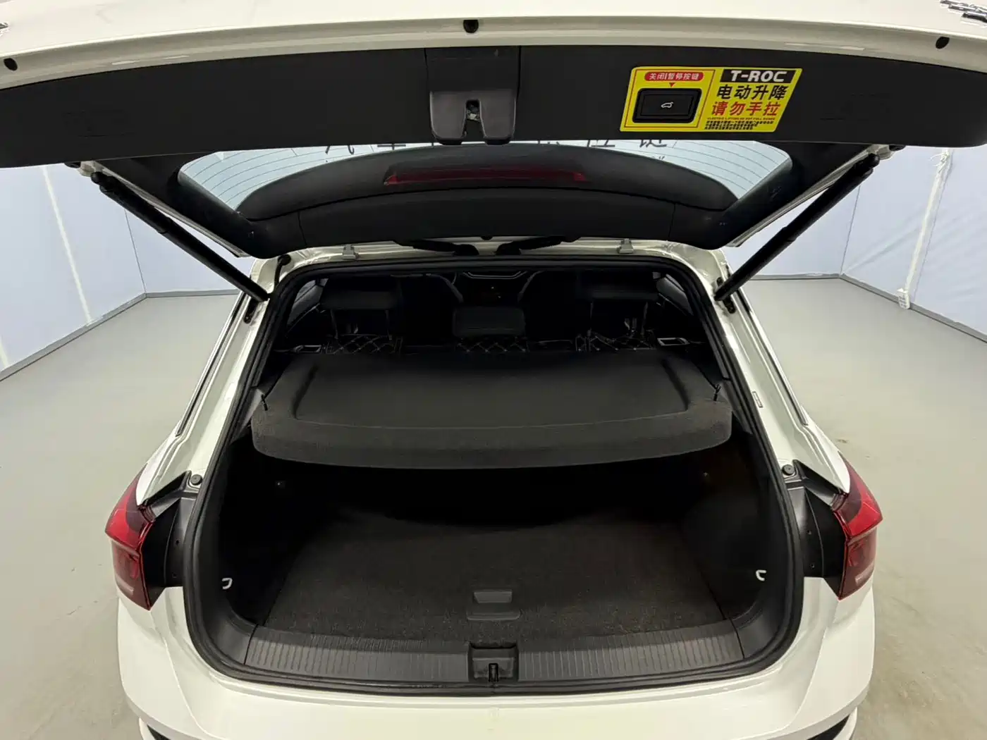 VOLKSWAGEN T ROC EXPLORING SONGS