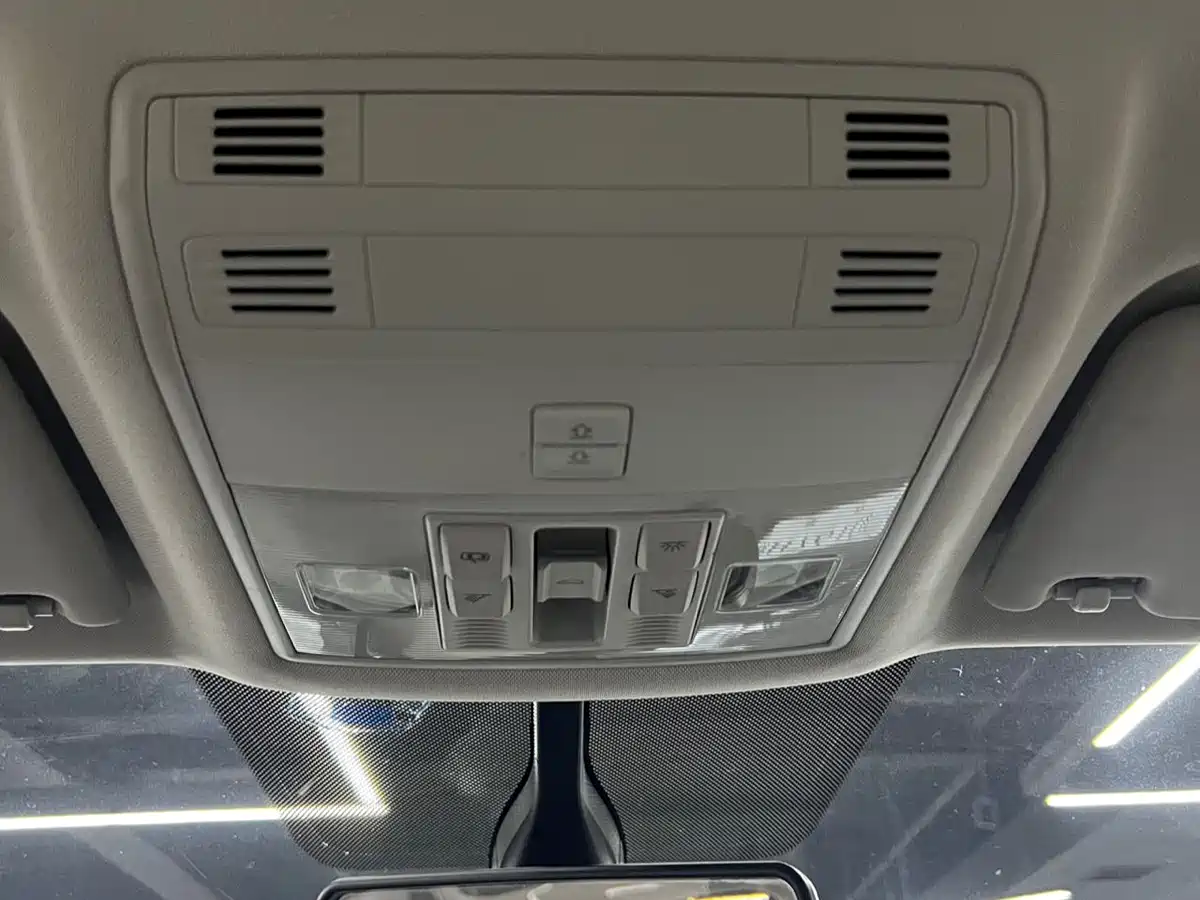 Volkswagen Tharu 2022 280TSI FWD Luxury Edition фото 15