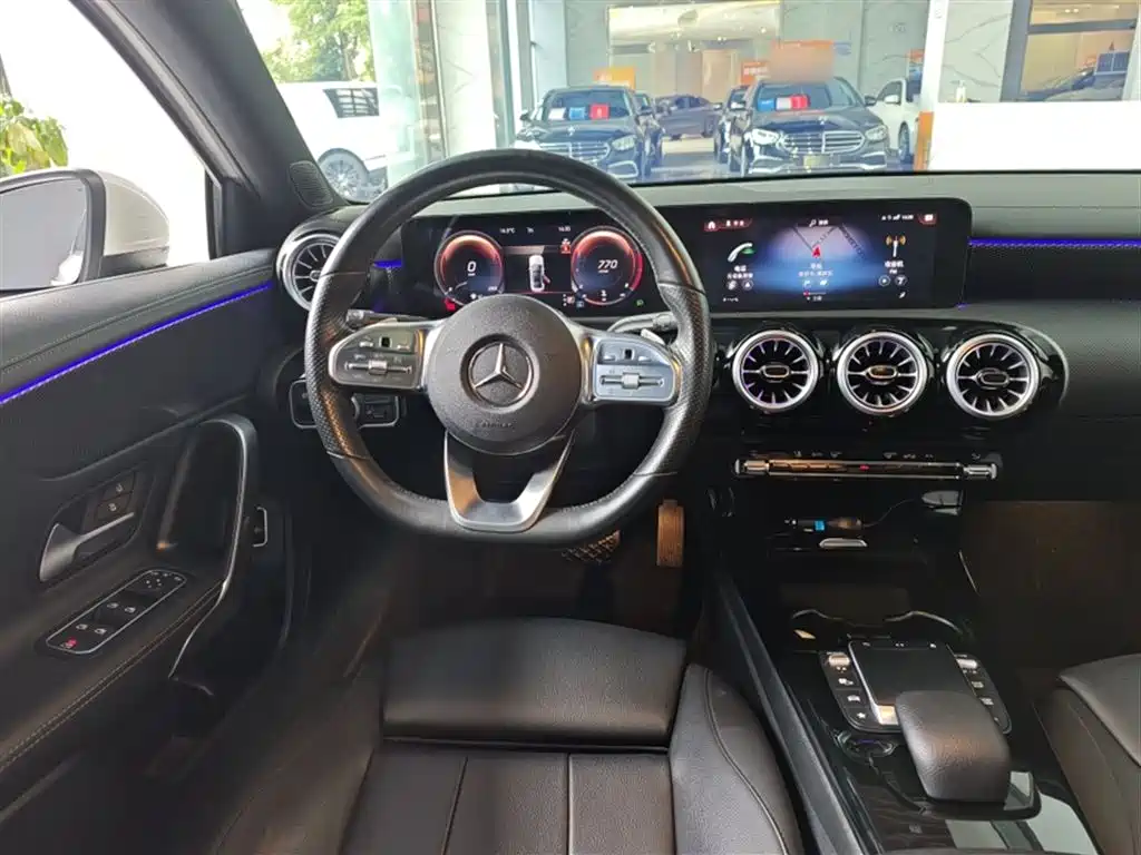 Mercedes-Benz A-Class 2022 A 200 L Sport Sedan Dynamic фото 19