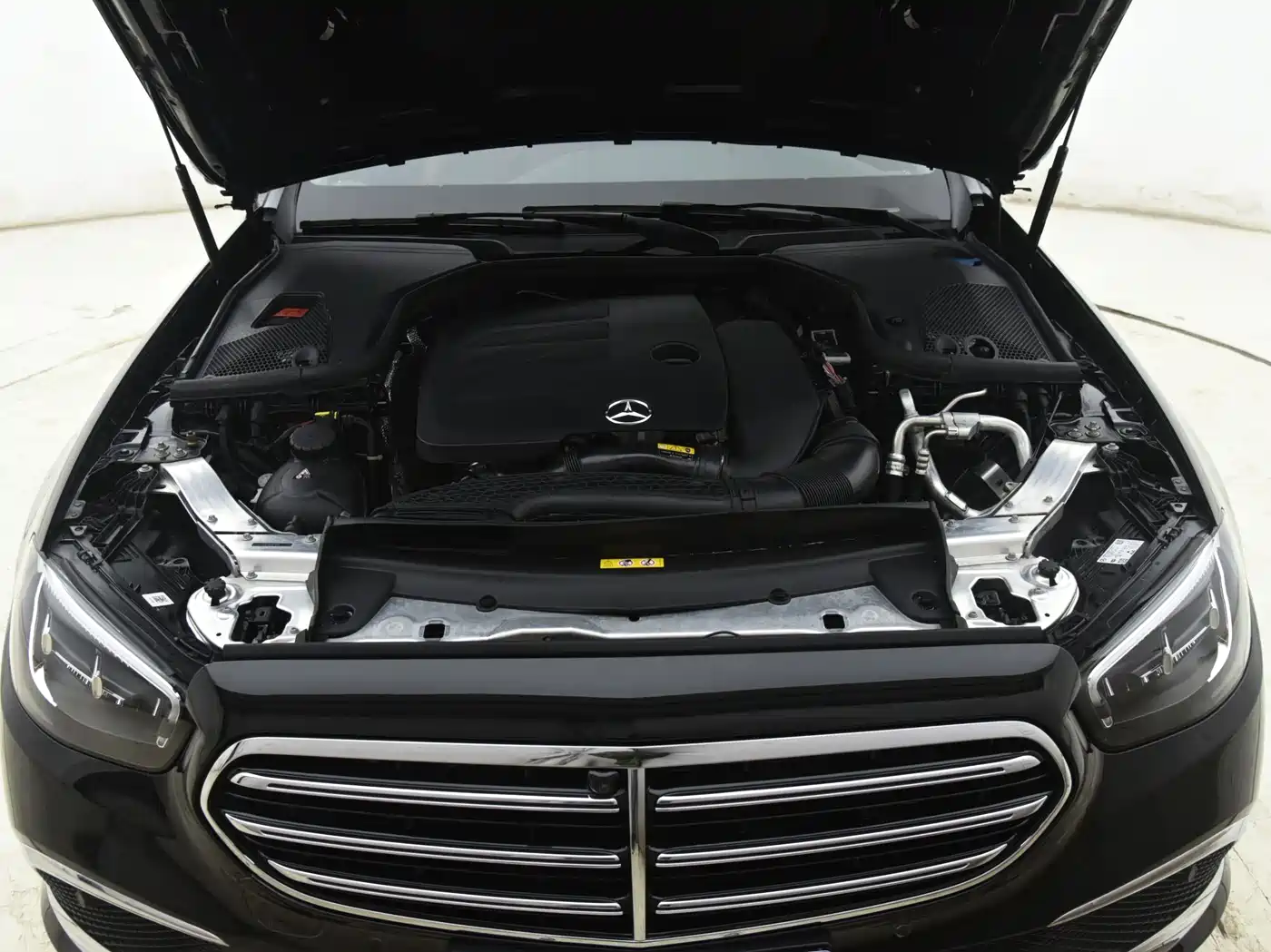 Mercedes-Benz E-Class 2023 E 300 L Fashion фото 10