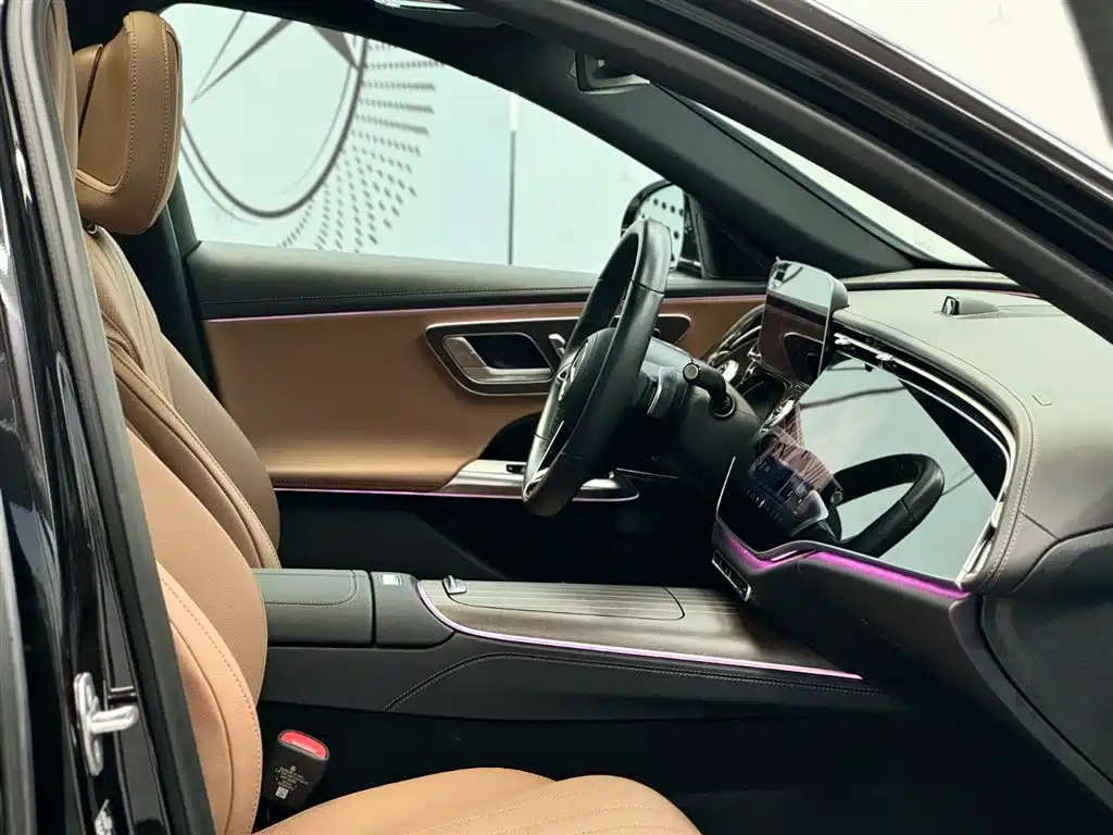Mercedes-Benz E-Class 2024 E 300 L Fashion фото 8