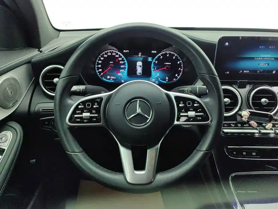 صورة 15 - Mercedes-Benz GLC Coupe