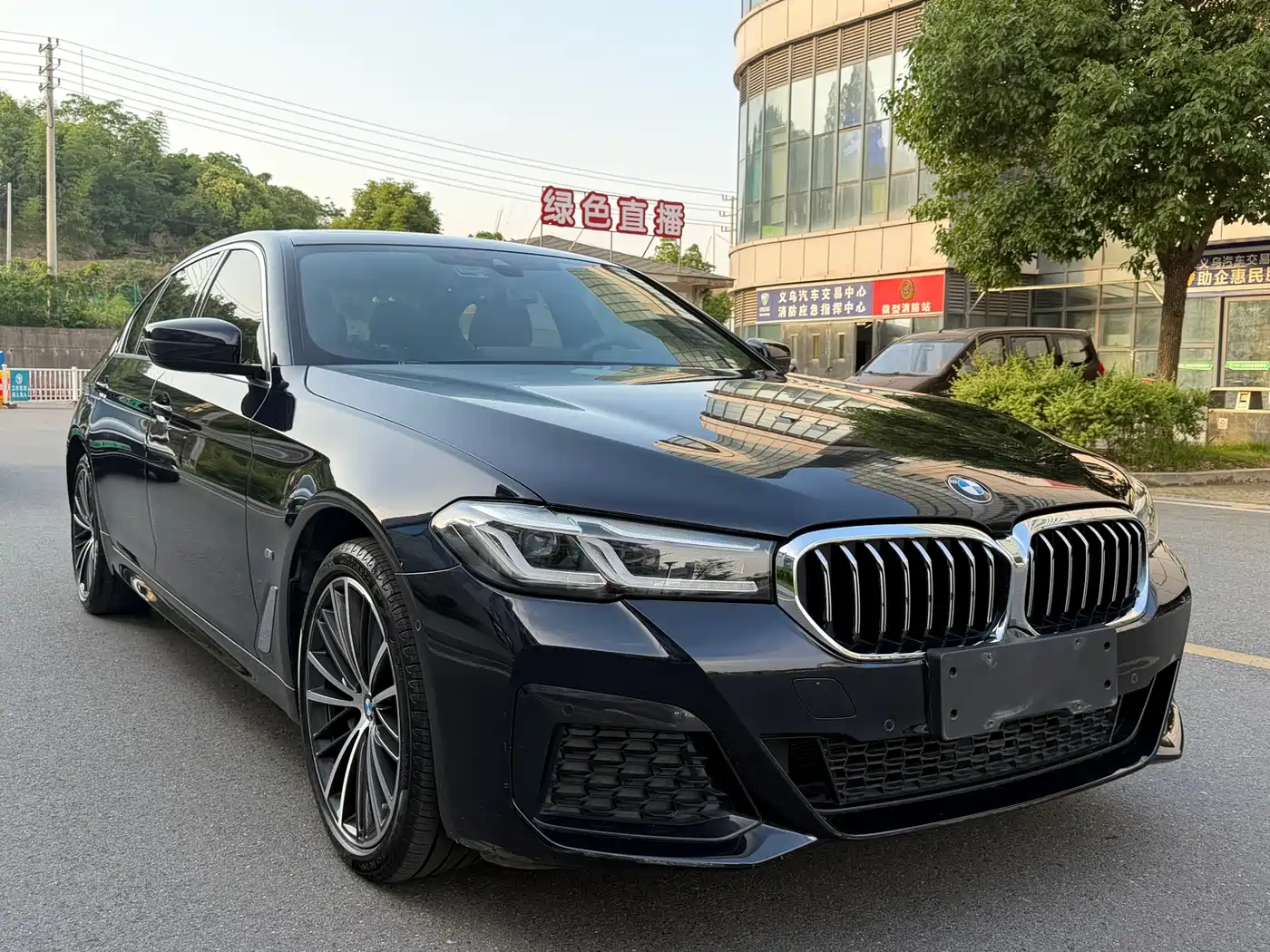 BMW 5 Series 2022 530Li Leading M Sport Package фото 2