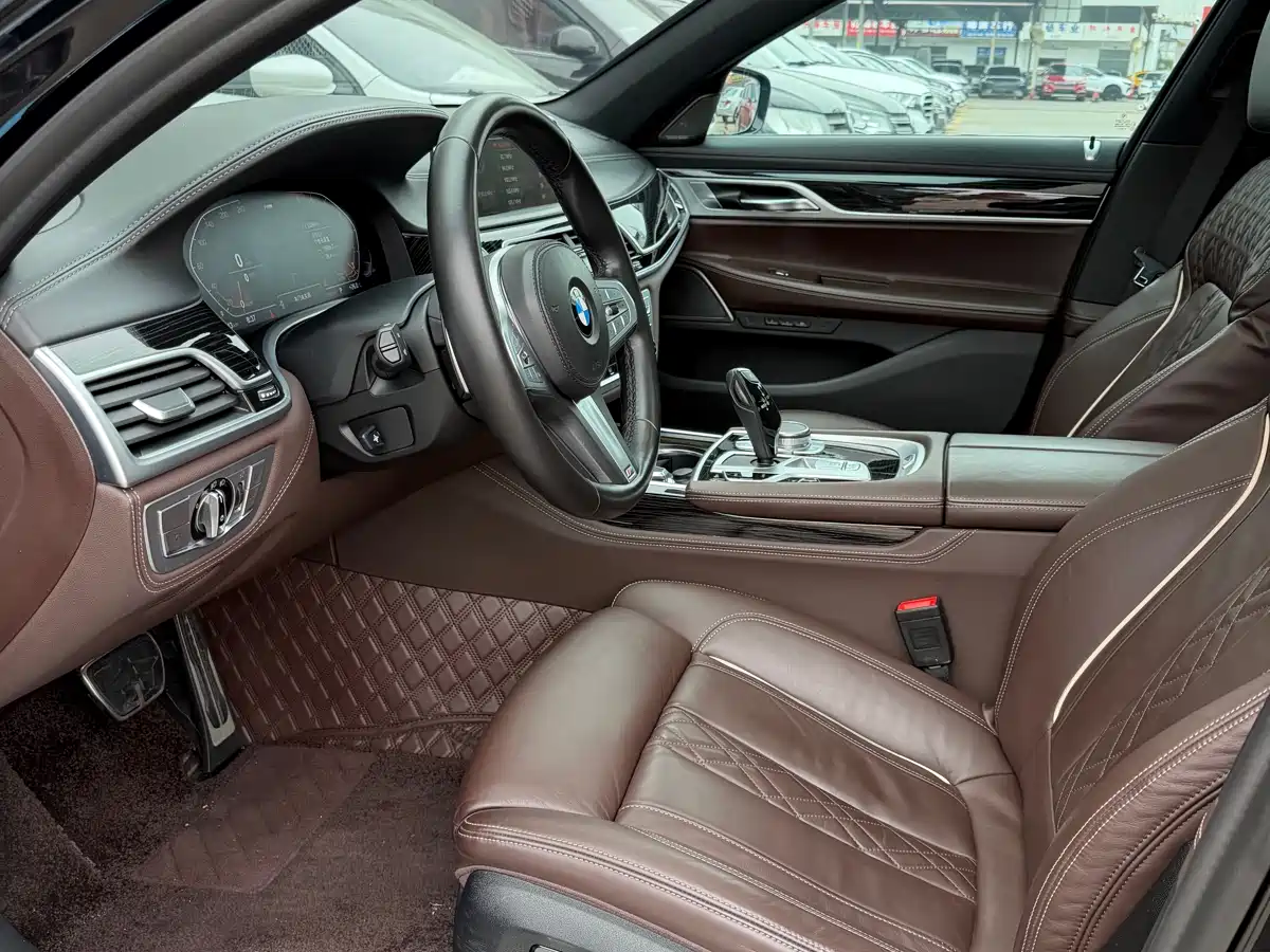 BMW 7 Series 2021 Model 730Li M Sport Package фото 13