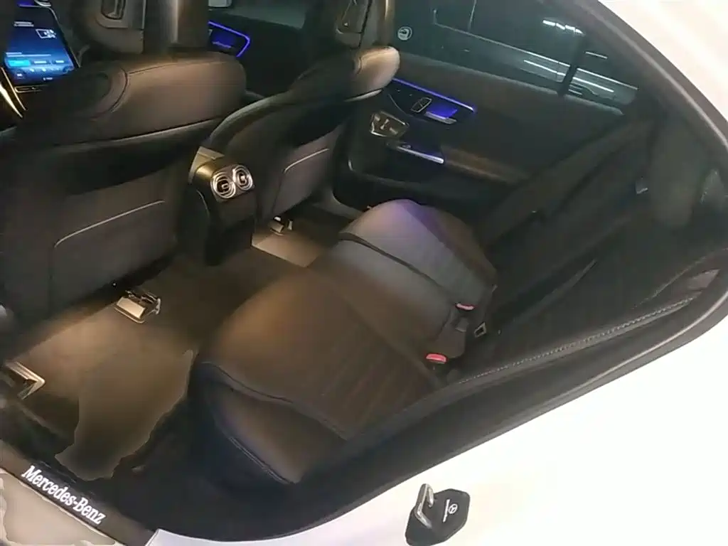 Mercedes-Benz C-Class 2024 C 260 L Night Edition Sport фото 13