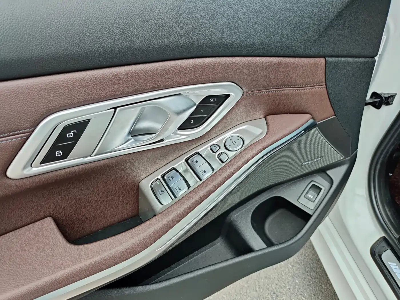 BMW 3 Series 2023 325Li M Sport Black Night Package фото 16