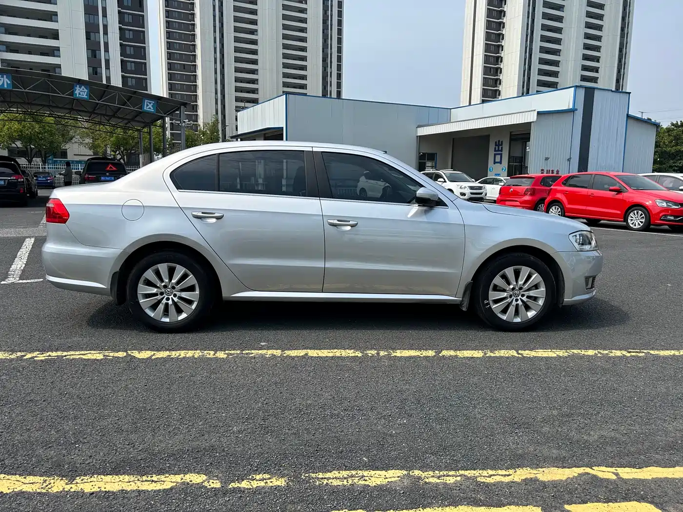 Volkswagen Lavida 2013 Facelift Classic 1.6L Automatic Comfort фото 17