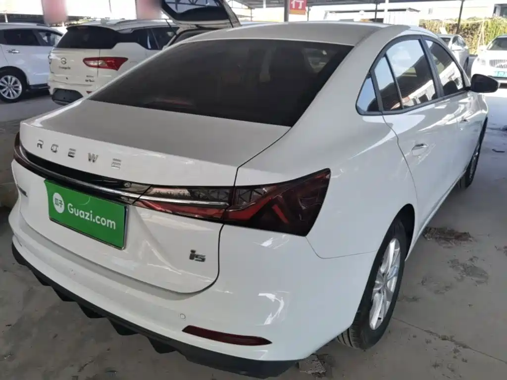 Фото 7 - Roewe i5