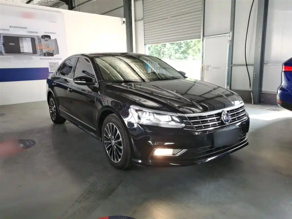 Volkswagen Passat 2017 330TSI DSG Prestige фото 4