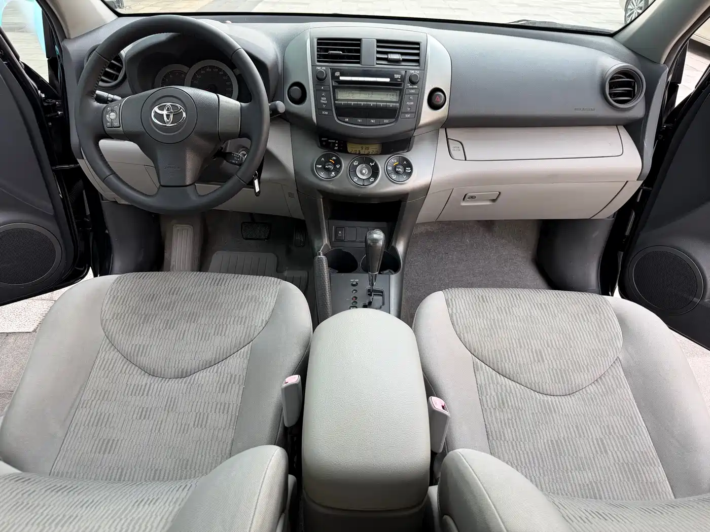 Toyota RAV4 Rongfang 2009 2.0L Automatic Luxury Edition фото 5