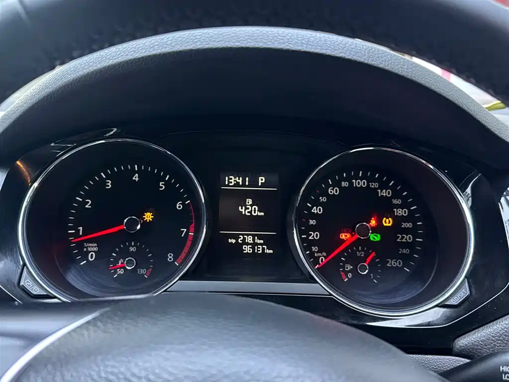 Volkswagen Sagitar 2015 230TSI Automatic Comfort фото 14