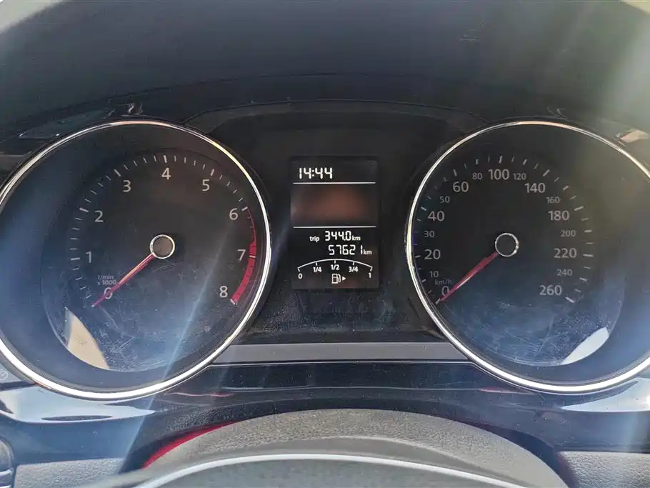 Volkswagen Sagitar 2015 1.6L Manual Fashion фото 14