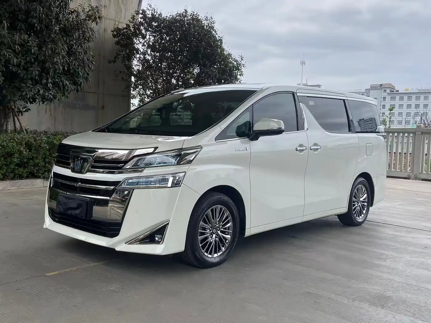 Toyota Vellfire 2021 Crown Hybrid 2.5L HV Luxury Edition