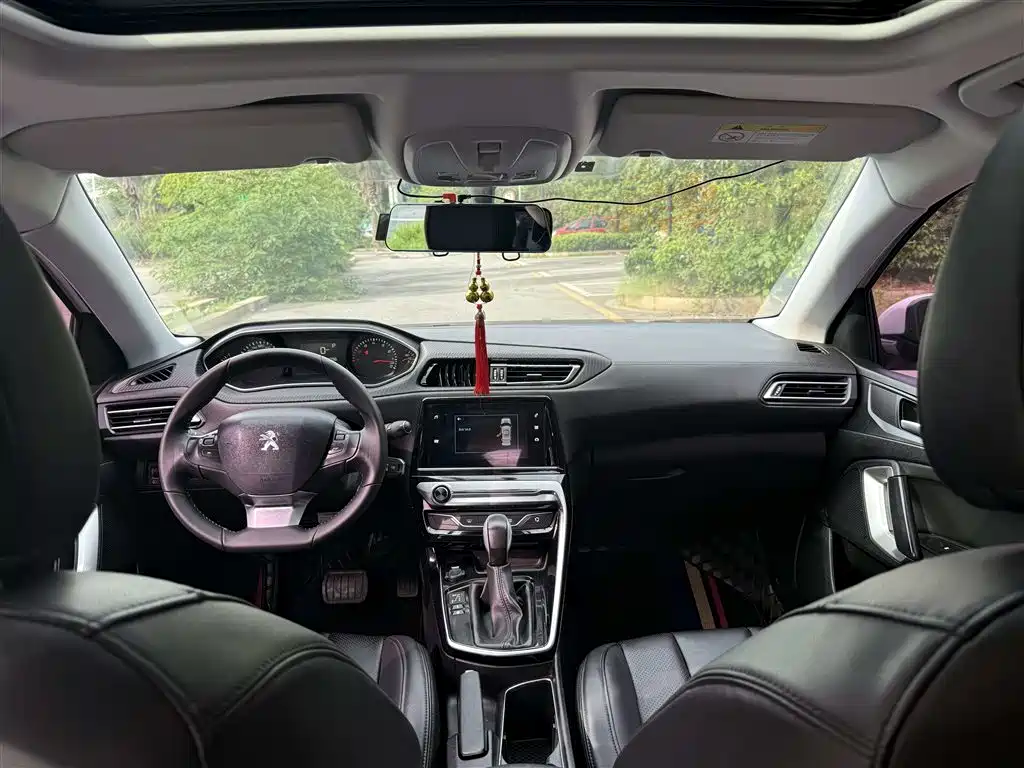 Peugeot 308 2018 230THP Auto Luxury Edition фото 8