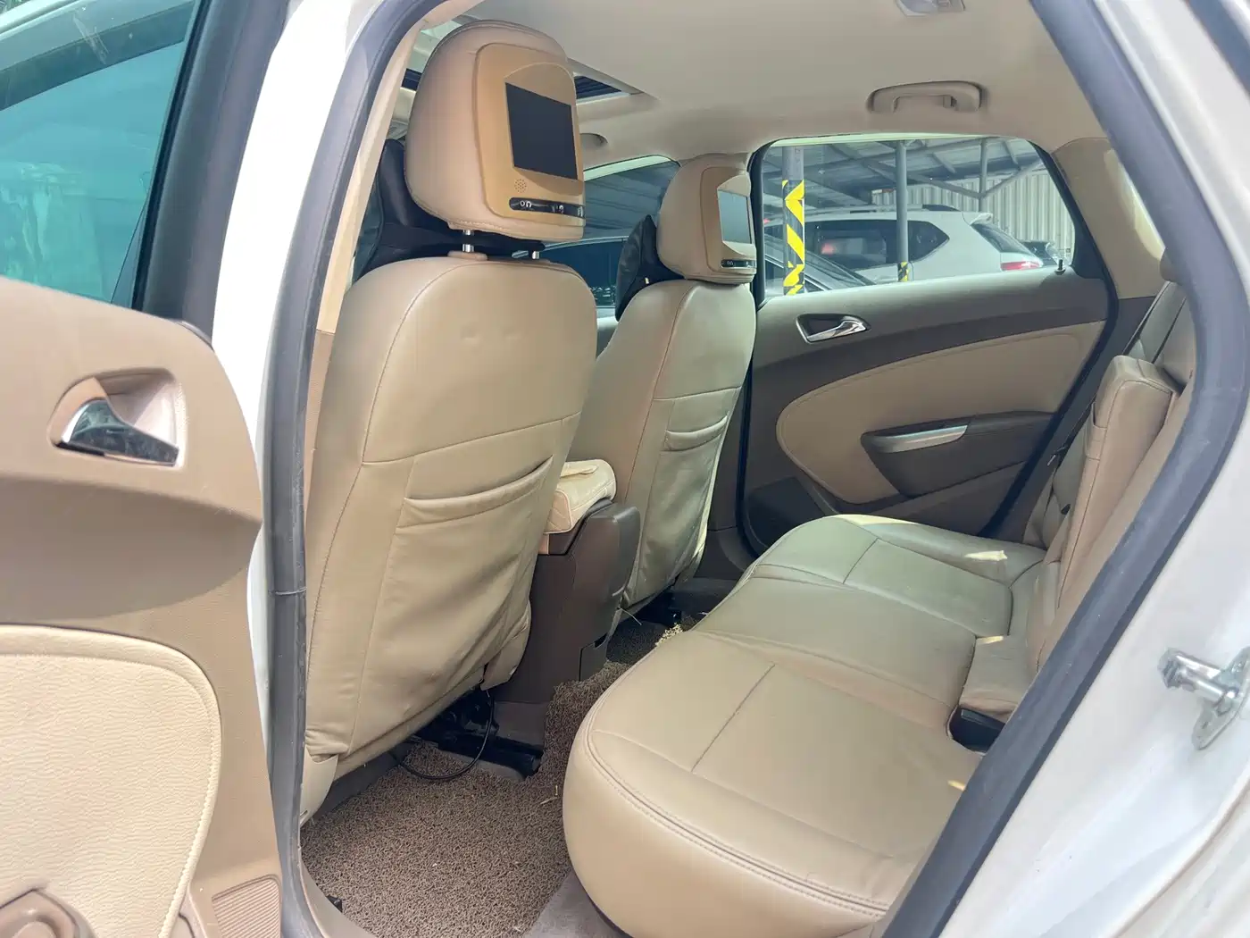Фото 14 - Buick Excelle