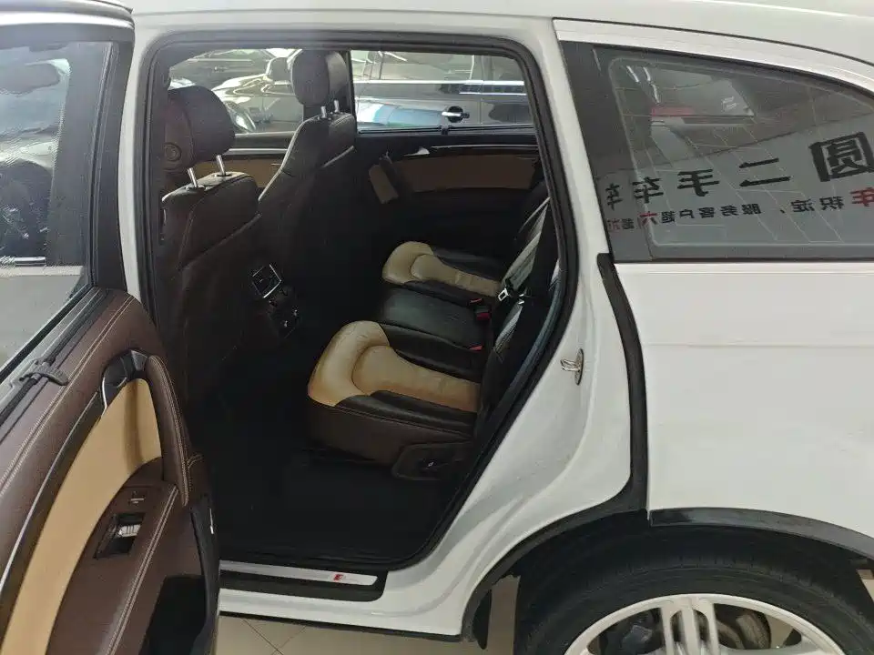 Фото 4 - Audi Q7