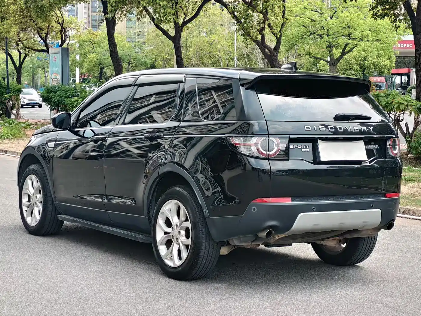 Land Rover Discovery Sport 2018 240PS HSE Edition фото 7