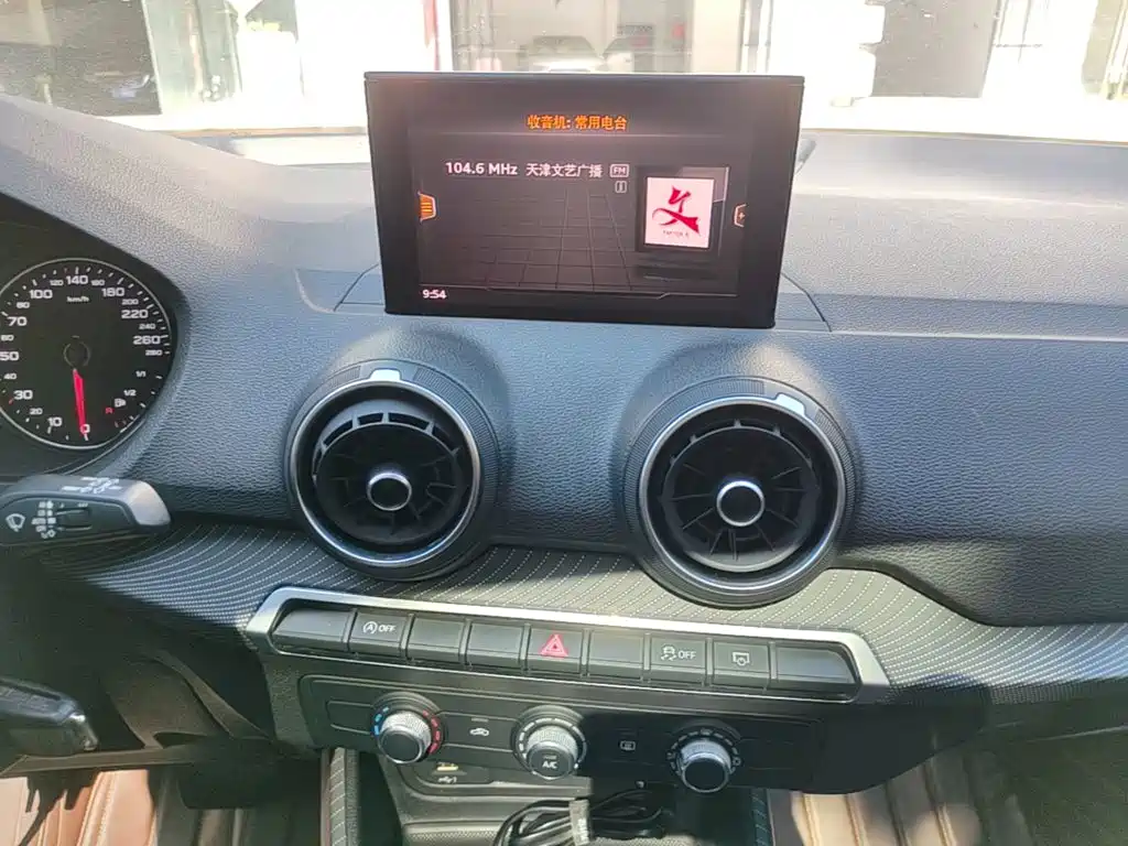 Фото 13 - Audi Q2L