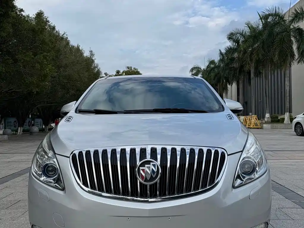 Buick GL8 2013 2.4L LT Luxury Business Executive Edition фото 2