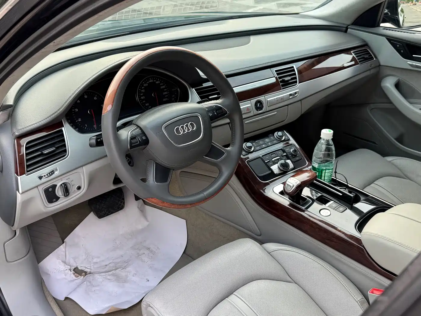 Audi A8 2011 A8L 3.0 TFSI quattro Comfort (213kW) фото 8