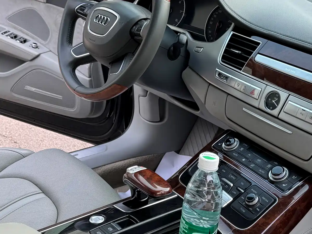 Audi A8 2011 A8L 3.0 TFSI quattro Comfort (213kW) фото 9