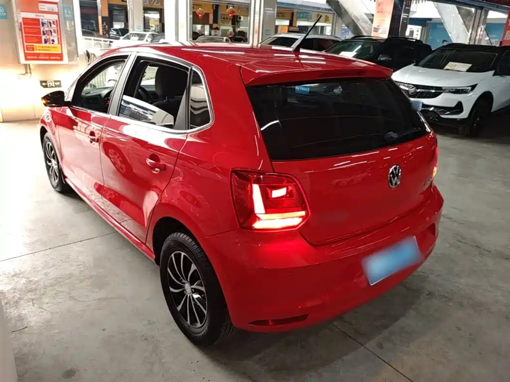 Volkswagen Polo 2016 1.4L Automatic Trend фото 5
