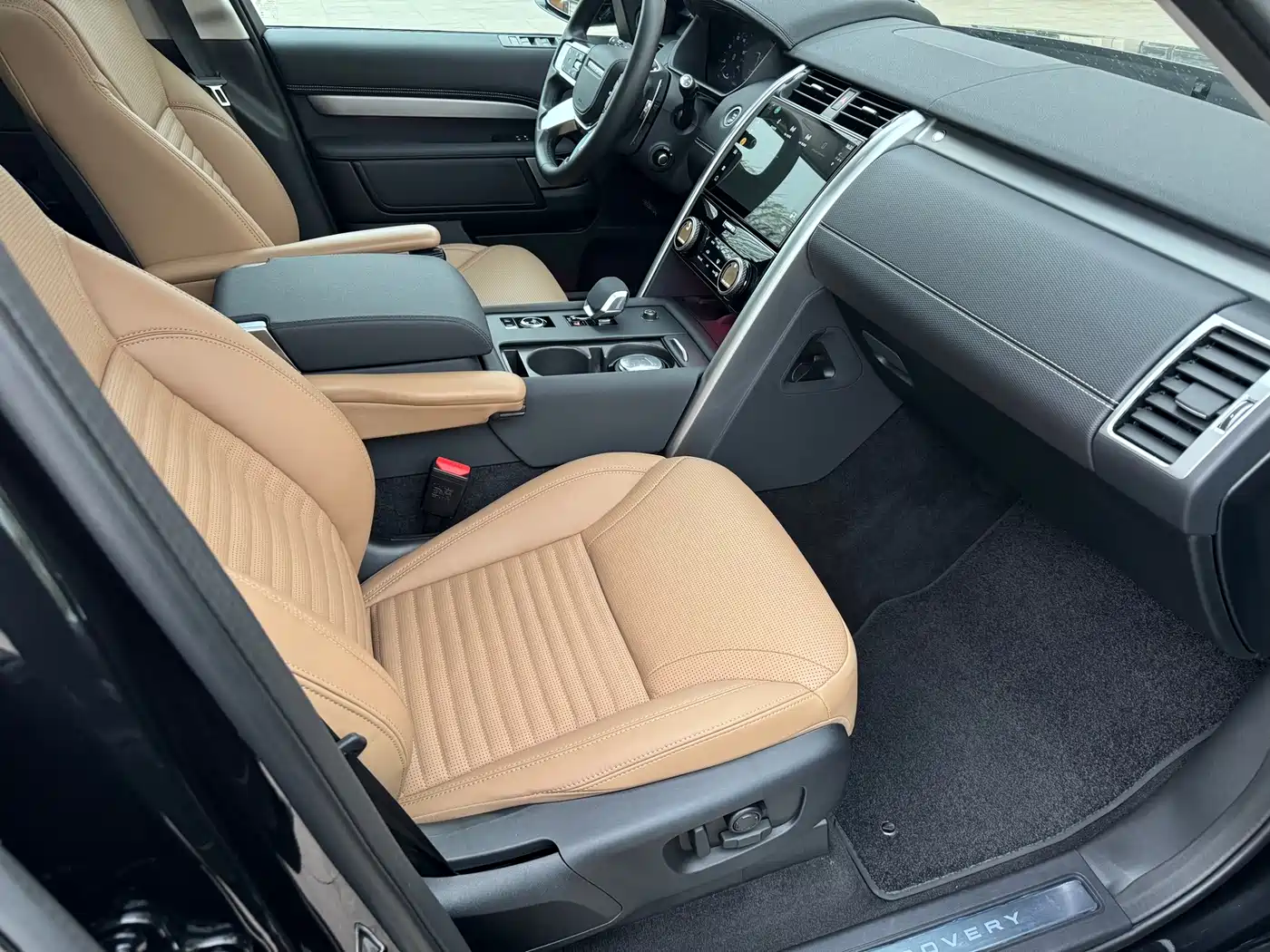 Land Rover Discovery 2024 Model 360PS Dynamic HSE фото 7
