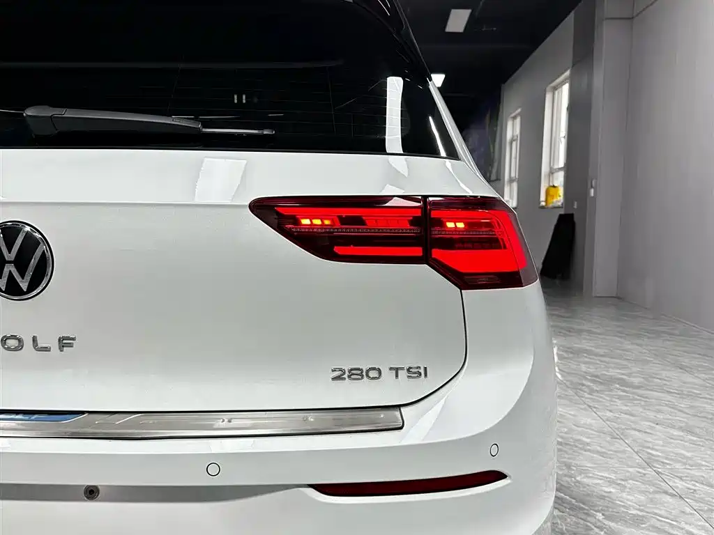 Volkswagen Golf 2023 280TSI DSG R-Line Lite фото 9