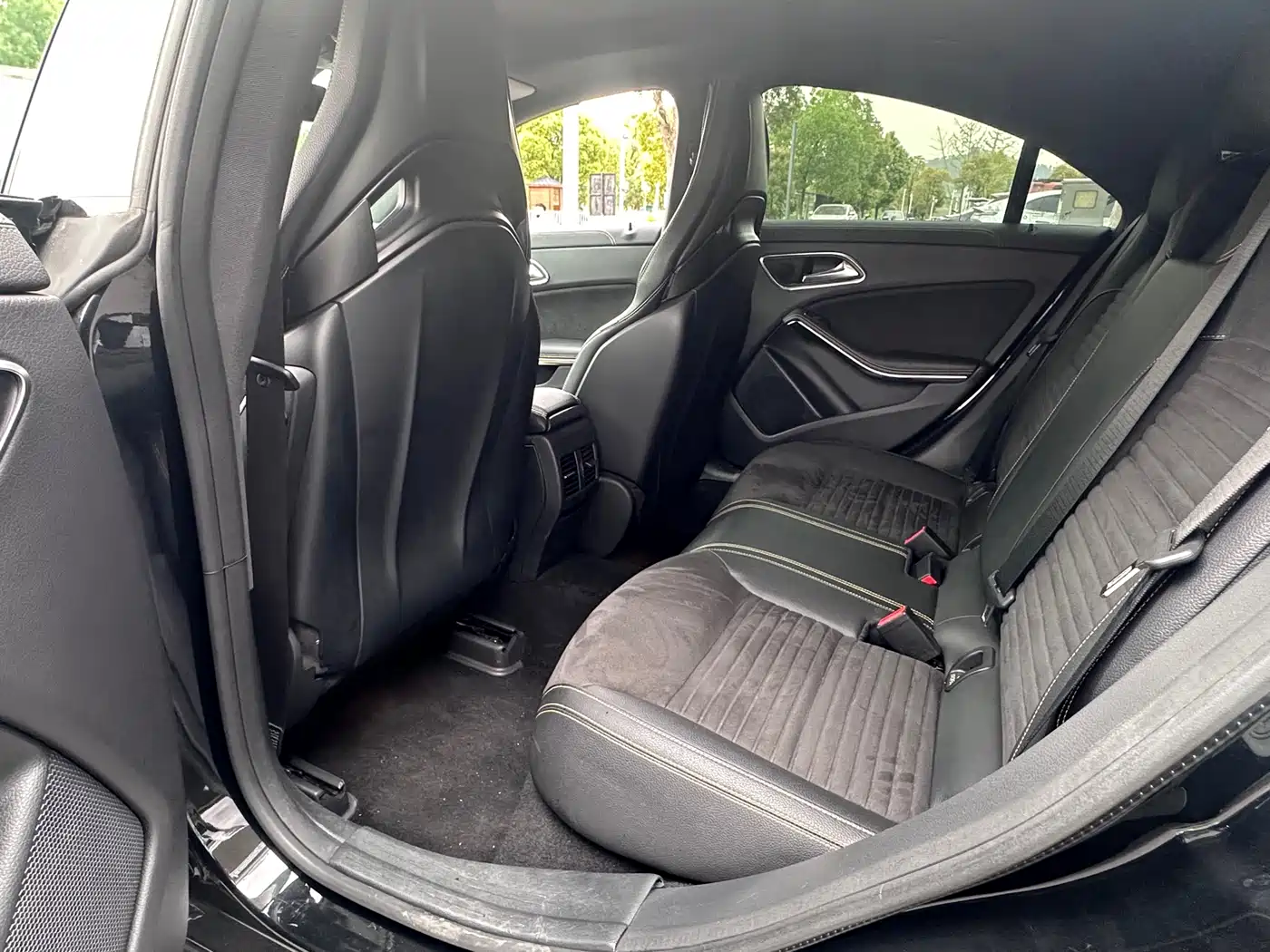 Mercedes-Benz CLA AMG 2017 Model AMG CLA 45 4MATIC Night Thunder Limited Edition фото 8