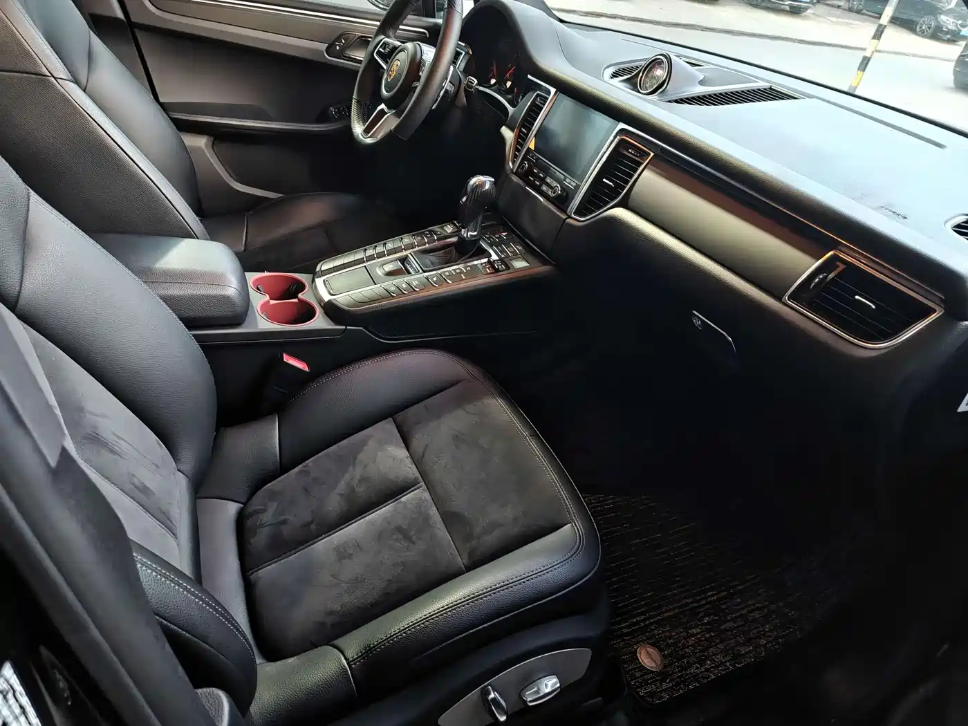 Porsche Macan 2017 Macan 2.0T фото 12