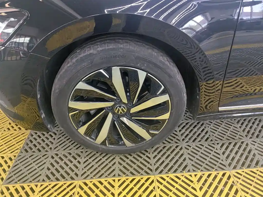Volkswagen Passat 2024 380TSI Dragon Soaring Edition фото 23