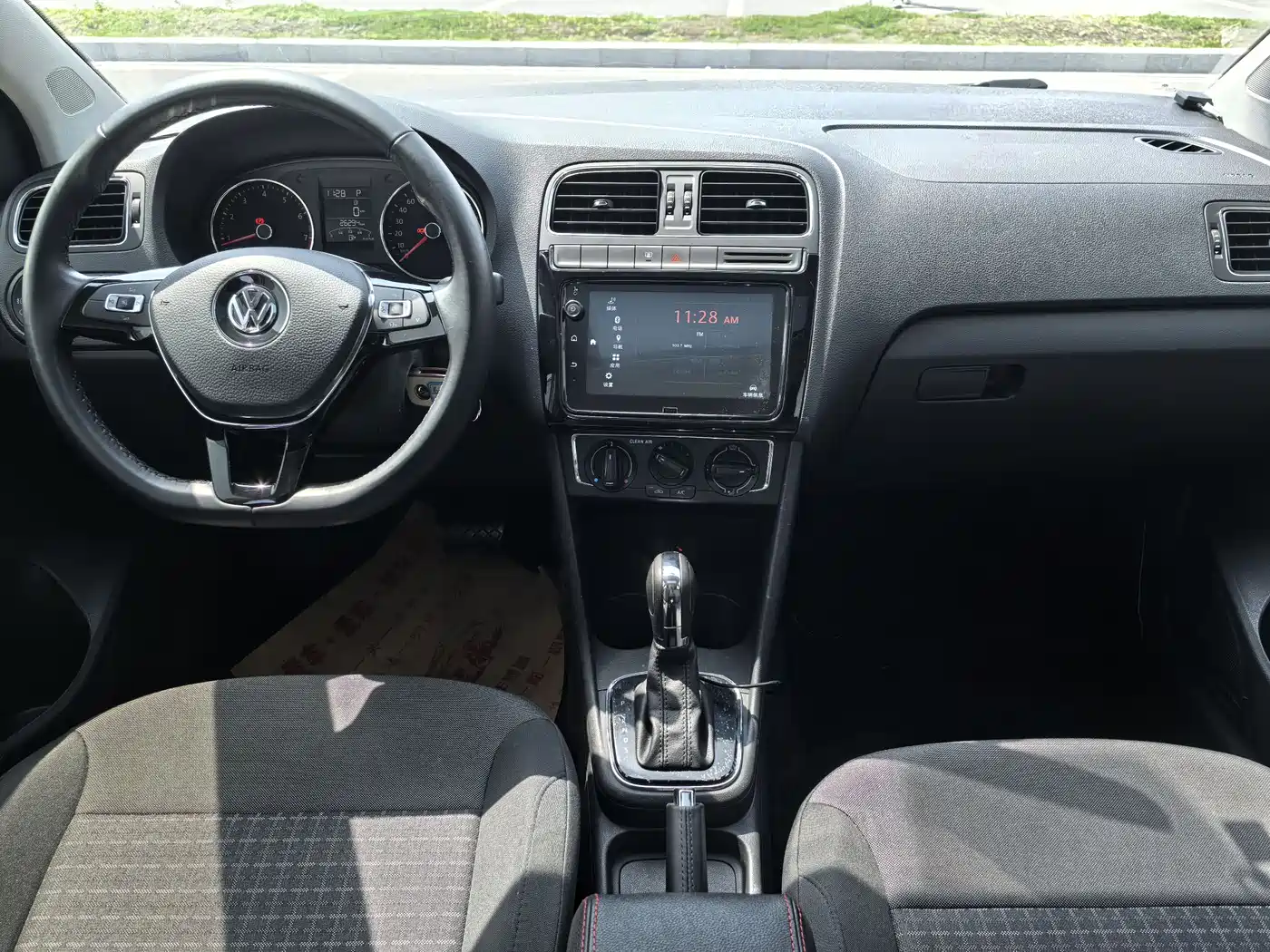 Volkswagen Polo 2016 1.6L Automatic Comfort фото 6