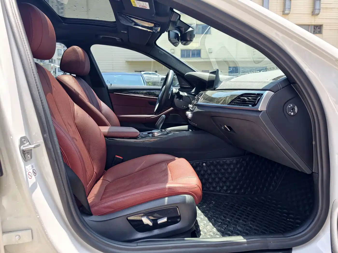 BMW 5 Series 2020 530Li Exclusive M Sport Package фото 11