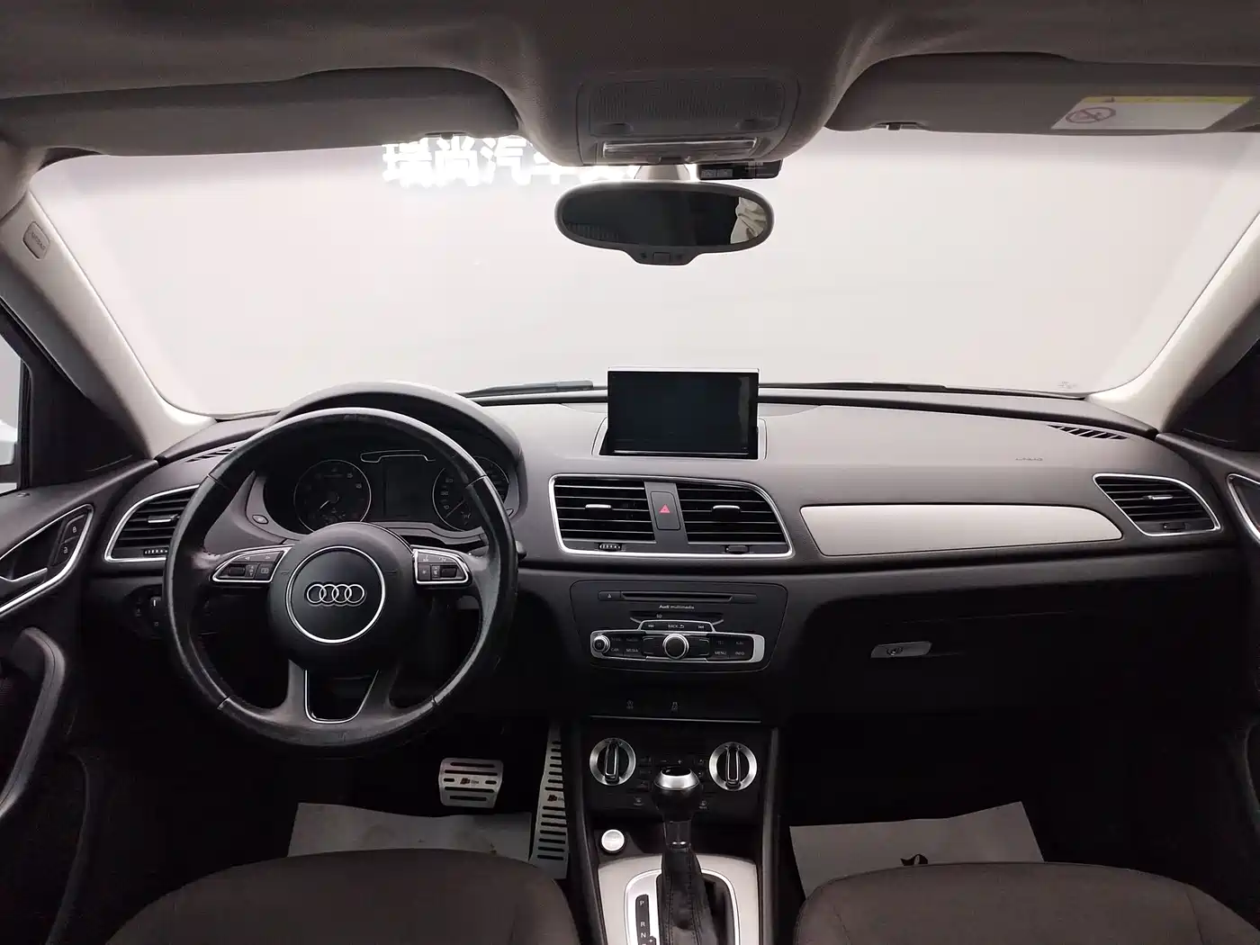 Audi Q3 2015 35 TFSI Millionth Anniversary Intelligent Leader фото 14