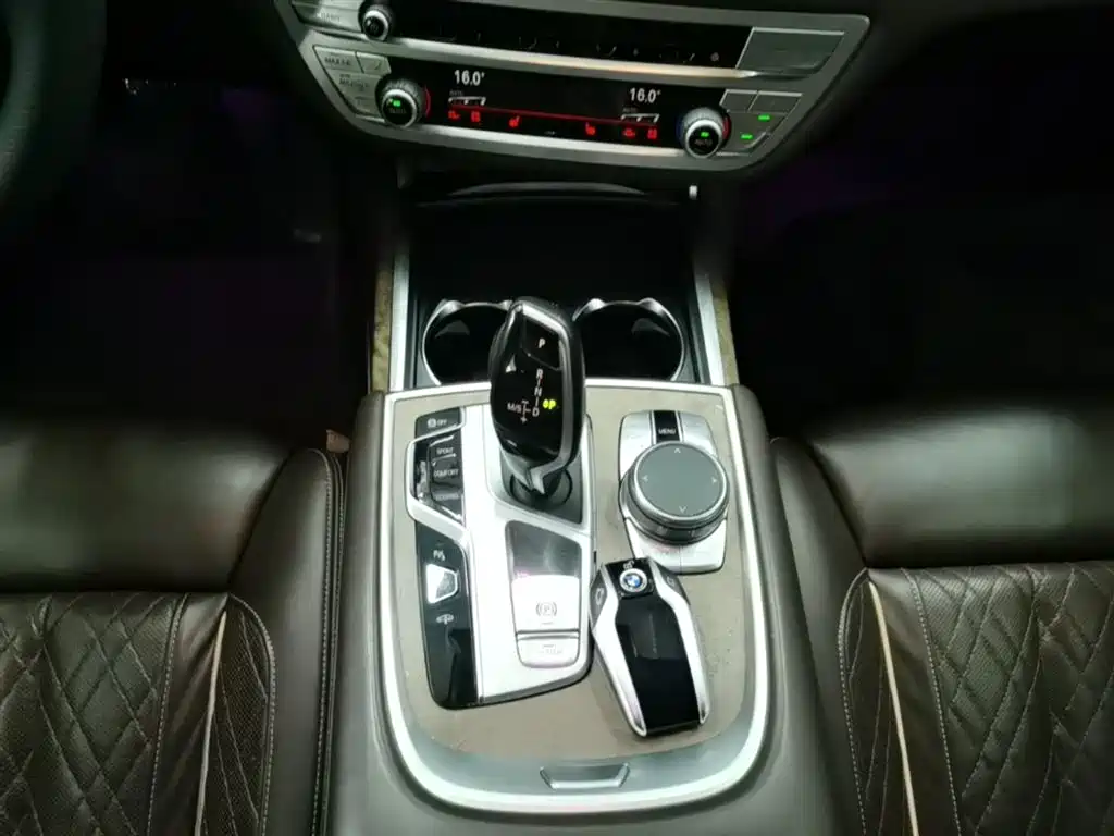 BMW 7 Series 2019 Facelift 740Li Leading Luxury Package фото 14