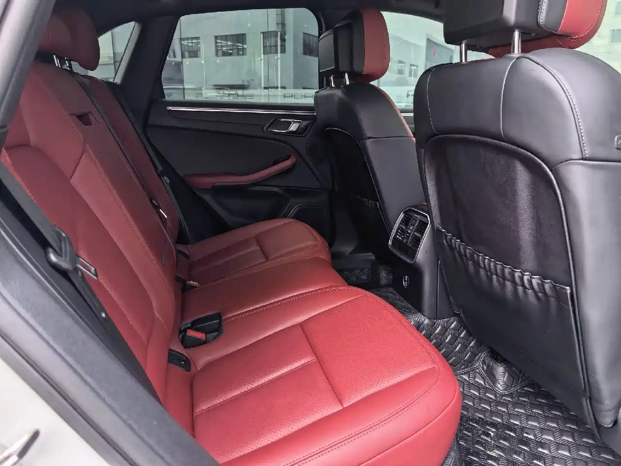 Porsche Macan 2024 Macan 2.0T фото 11