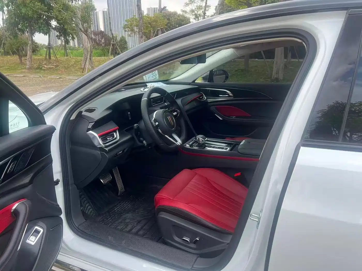 Hongqi H6 2025 Model 2.0T Beauty Edition фото 4