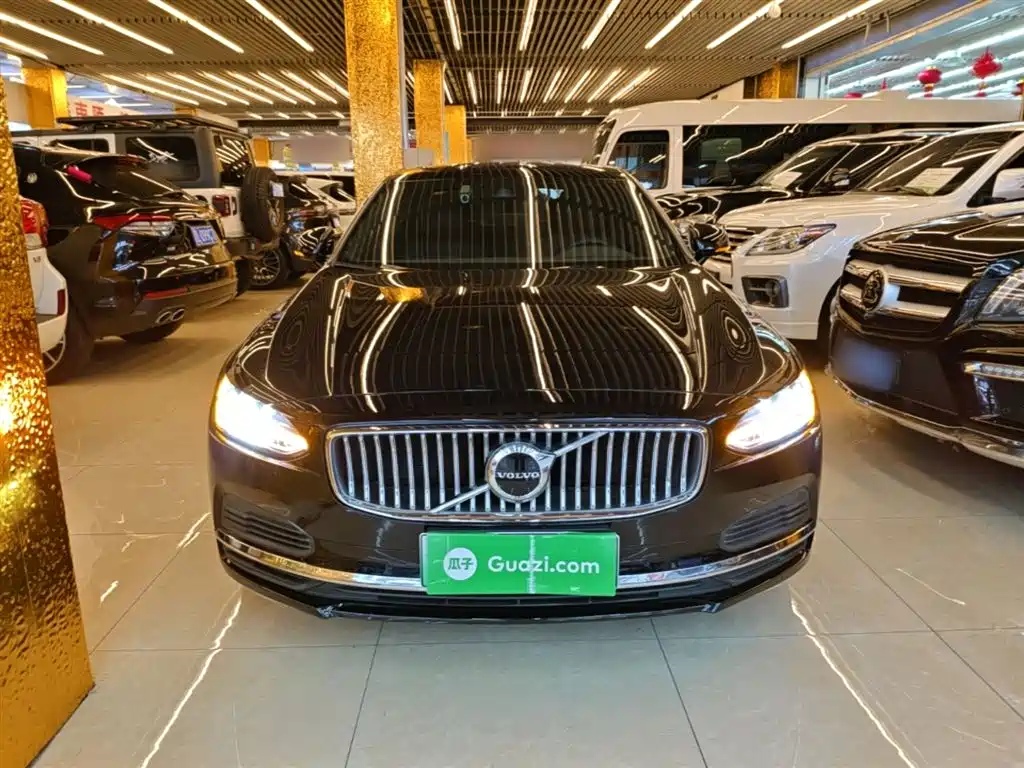 VOLVO S90 PLUG-IN HYBRID